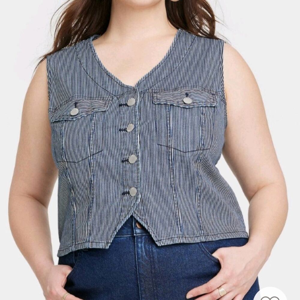 Universal Thread Black and White Striped Vest